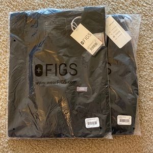 Figs NEW large scrub top and bottom -black in color